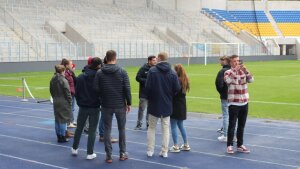 Alumnis besuchen das Erst-Abbe-Sportfeld